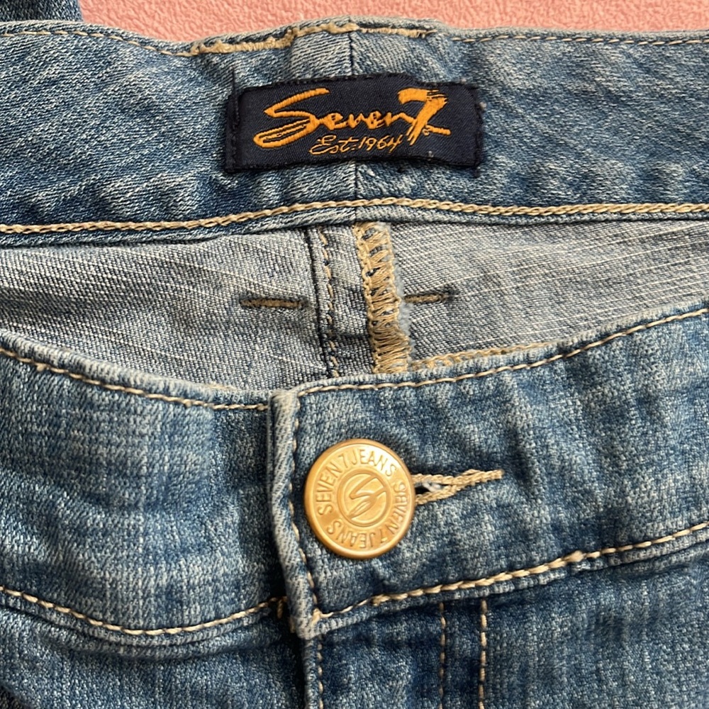 Seven 7 Capris - Picture 2 of 5